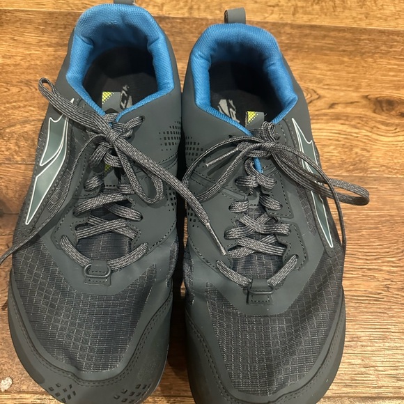 Altra - Picture 2 of 13